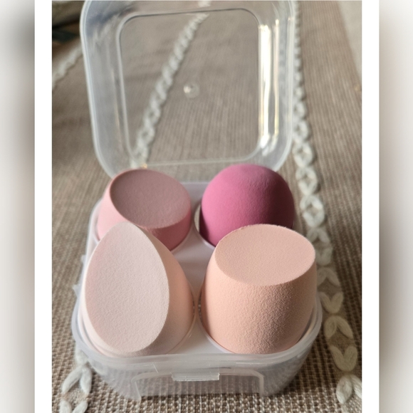Makeup Sponges 4 pack - Picture 2 of 2